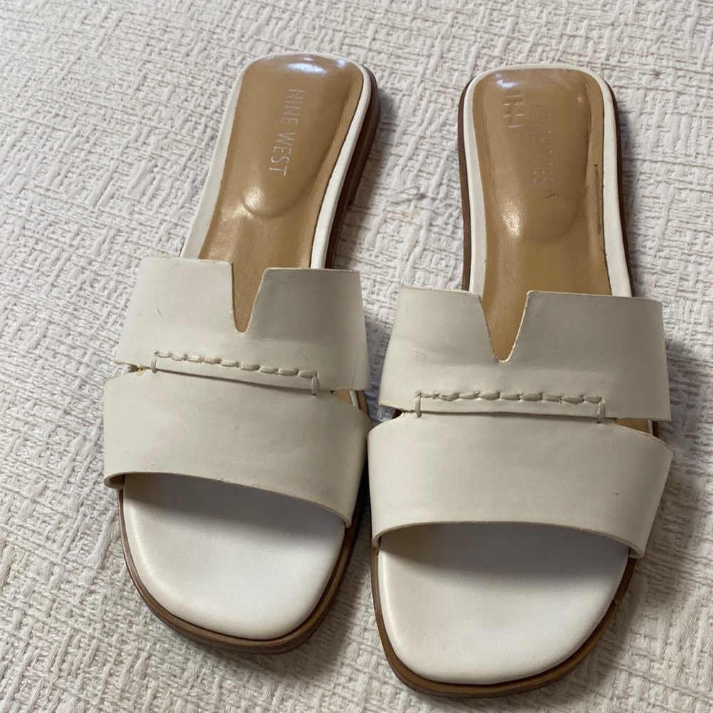 Size 7 white sandals